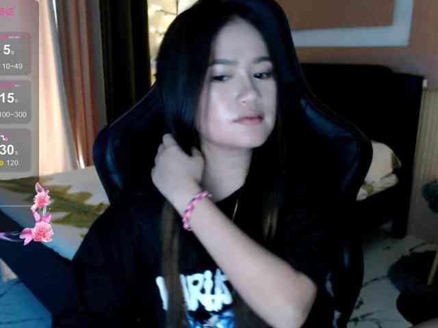 AdriannaFowler webcam