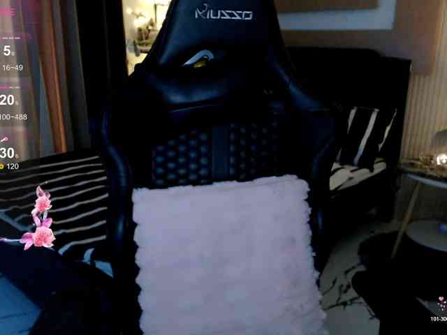 AdriannaFowler webcam