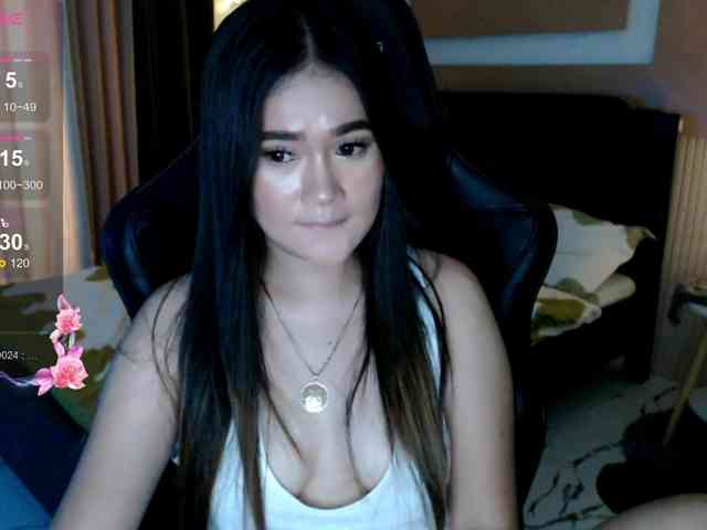 AdriannaFowler webcam