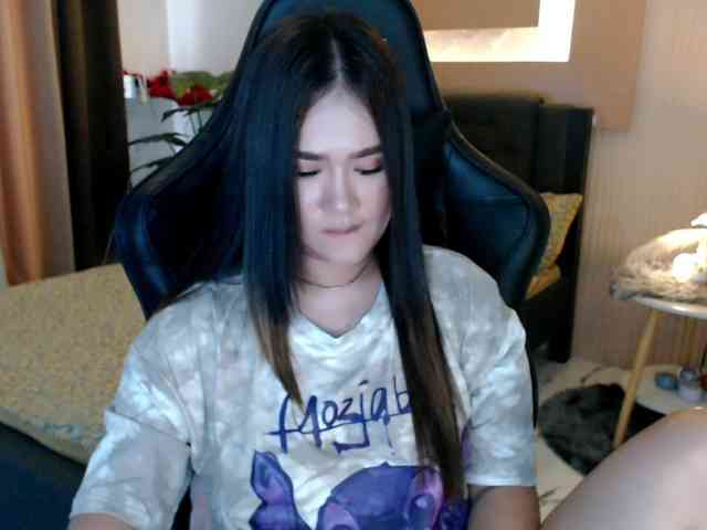 AdriannaFowler webcam