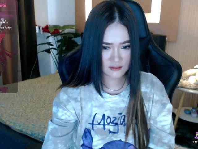 AdriannaFowler webcam