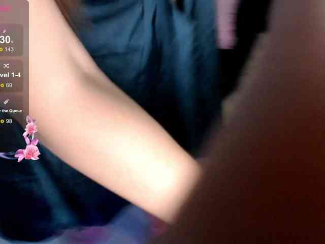 AdriannaFowler webcam