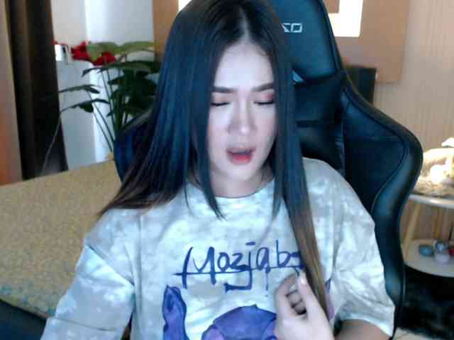 AdriannaFowler webcam