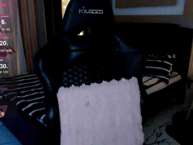 AdriannaFowler webcam