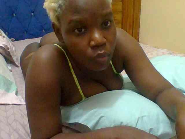 Sexyblackqueen webcam