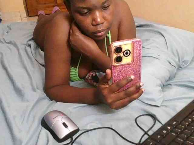 Sexyblackqueen webcam