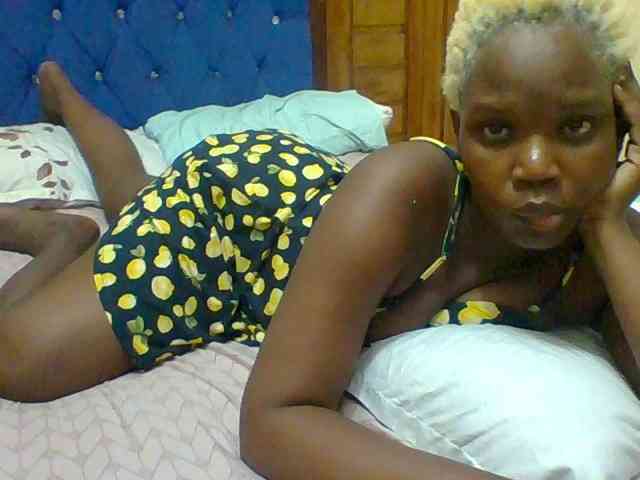 Sexyblackqueen webcam