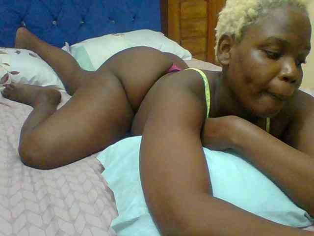 Sexyblackqueen webcam