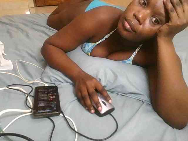 Sexyblackqueen webcam