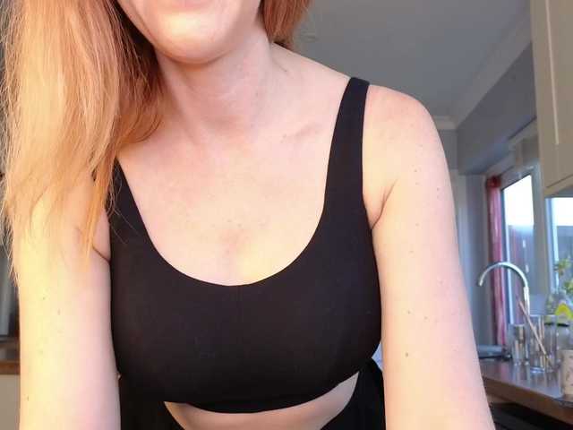 stripmequick's BongaCams show and profile