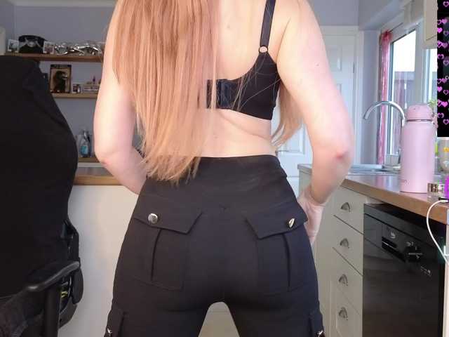 stripmequick's BongaCams show and profile