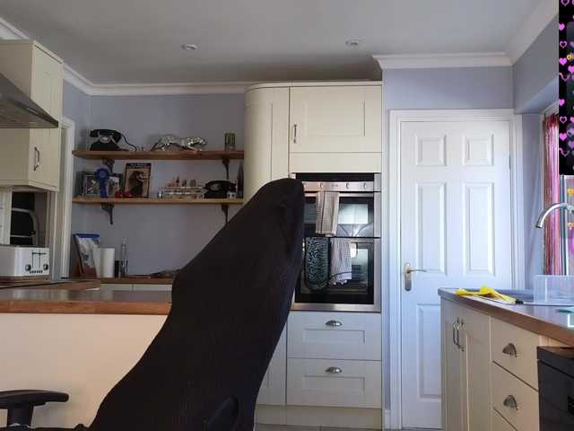 stripmequick's BongaCams show and profile