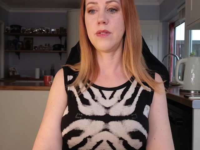 stripmequick's BongaCams show and profile