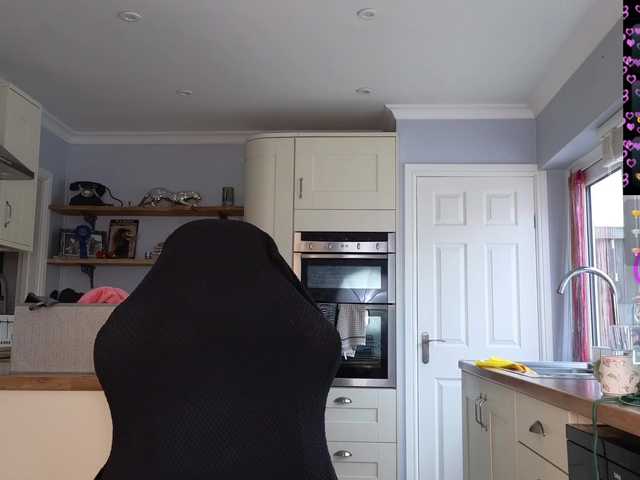 stripmequick's BongaCams show and profile