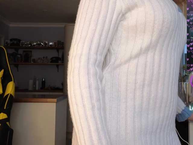 stripmequick's BongaCams show and profile