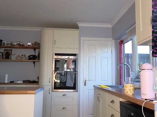 stripmequick's BongaCams show and profile