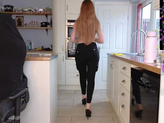 stripmequick's BongaCams show and profile