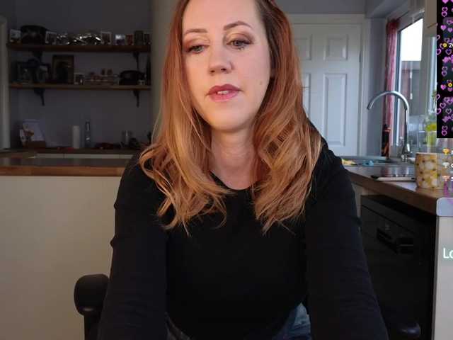 stripmequick's BongaCams show and profile