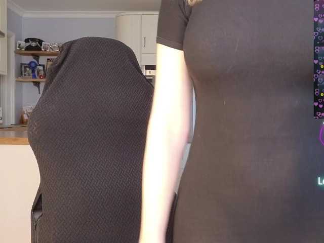 stripmequick's BongaCams show and profile