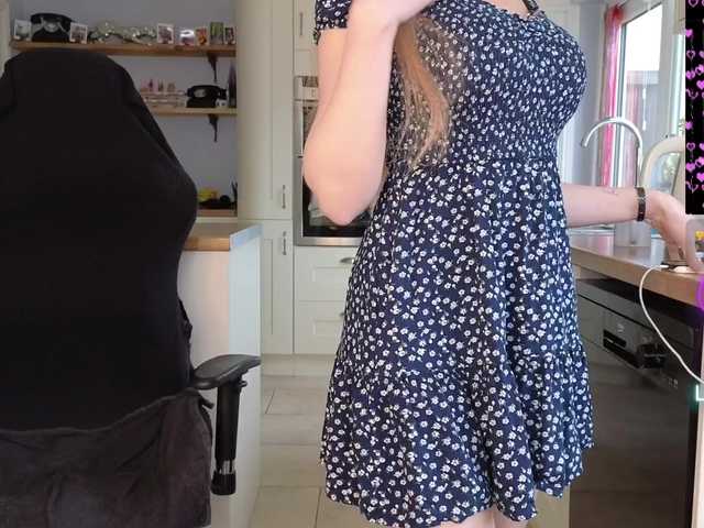 stripmequick's BongaCams show and profile