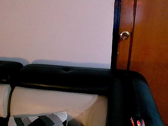 Emmacamille webcam bongacams model stream image