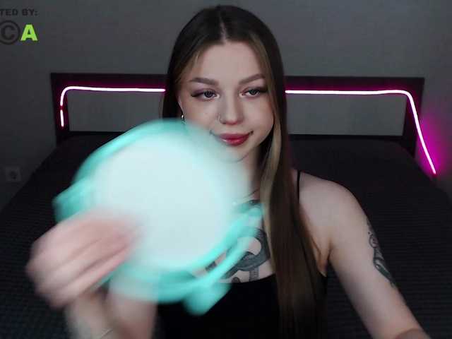 RonnieMilles's BongaCams show and profile