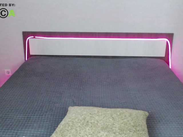 RonnieMilles's BongaCams show and profile