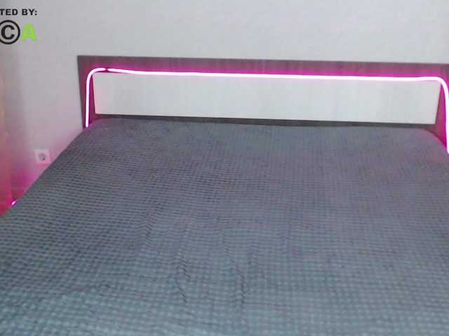 RonnieMilles's BongaCams show and profile