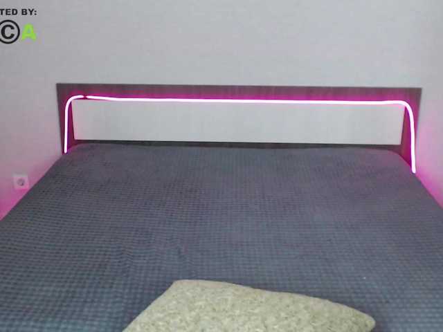 RonnieMilles's BongaCams show and profile