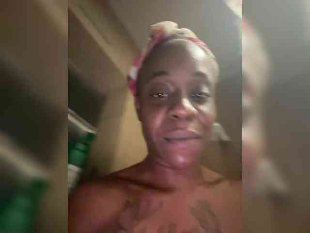 Nofacenocasea Live Webcam on BongaCams