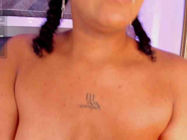 Camilafoox webcam