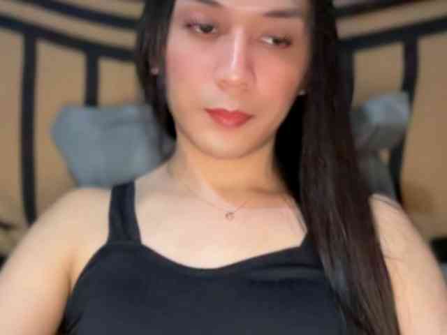 belleelle Live Webcam on BongaCams