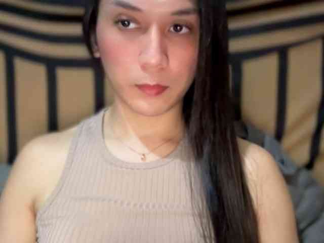 belleelle Live Webcam on BongaCams