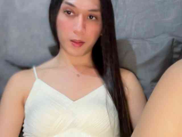 belleelle Live Webcam on BongaCams