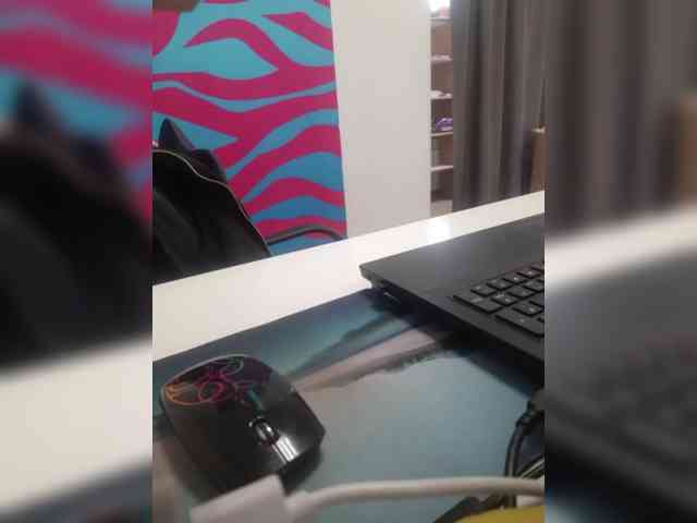 Xo4y-Tpax webcam