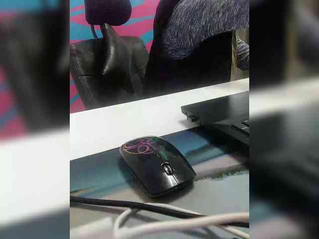 Xo4y-Tpax webcam