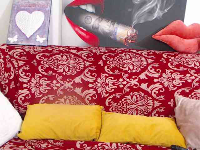 RaisaAllen webcam