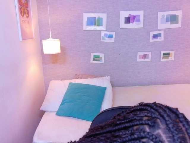 juicy-tits69's BongaCams show and profile