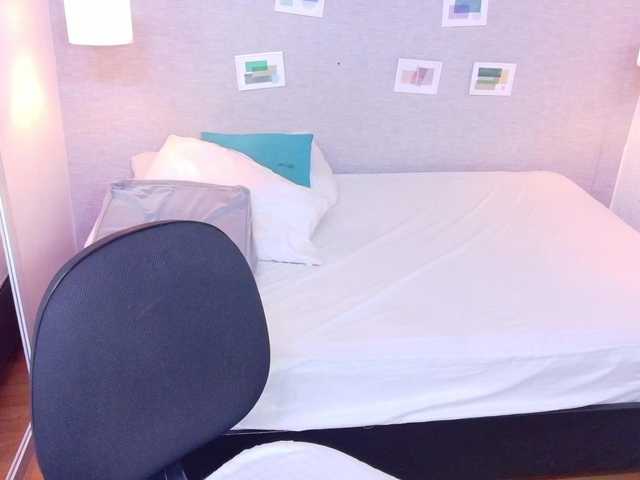 juicy-tits69's BongaCams show and profile