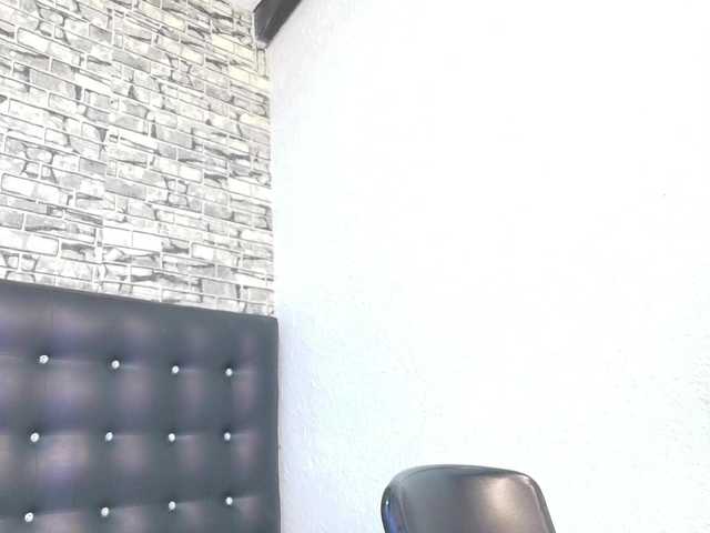 juicy-tits69 live cam profile