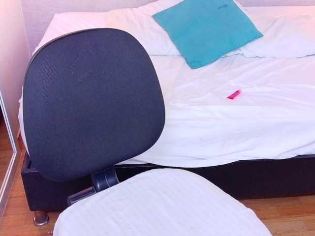 juicy-tits69's BongaCams show and profile