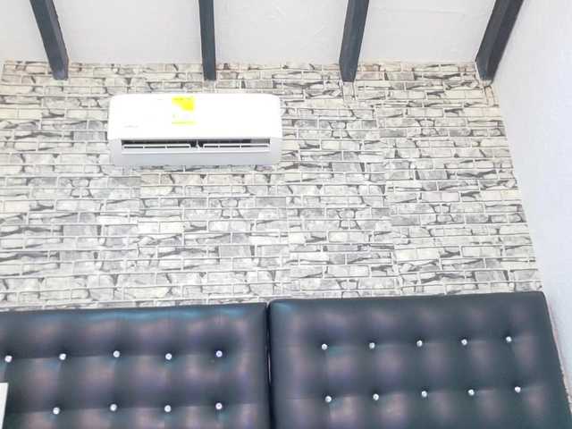 juicy-tits69's BongaCams show and profile