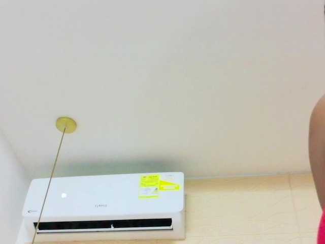 juicy-tits69's BongaCams show and profile