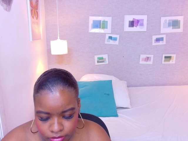 juicy-tits69's BongaCams show and profile