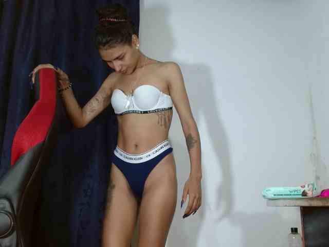 sweetangel2582 webcam