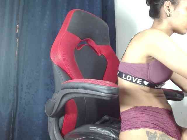 sweetangel2582 webcam