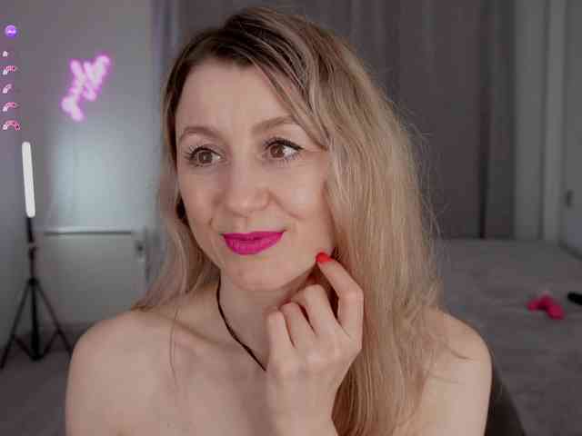 MrsMilana Live Webcam on BongaCams