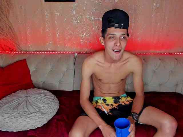 Shyfantasies webcam