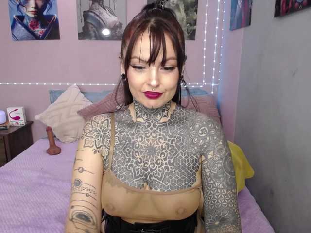 LolaRouse's BongaCams show and profile