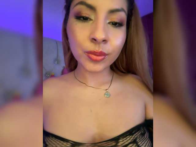 EmilyMerbu's BongaCams show and profile